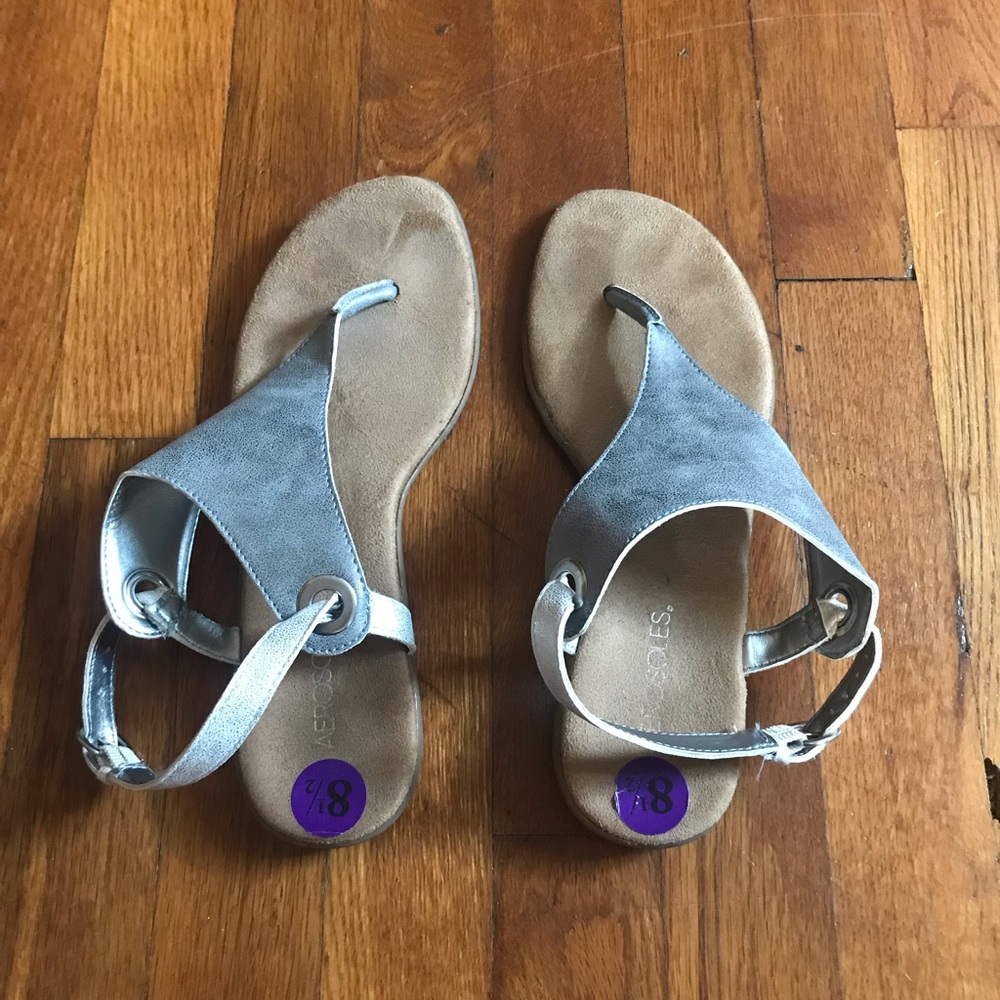 Aerosols sandals